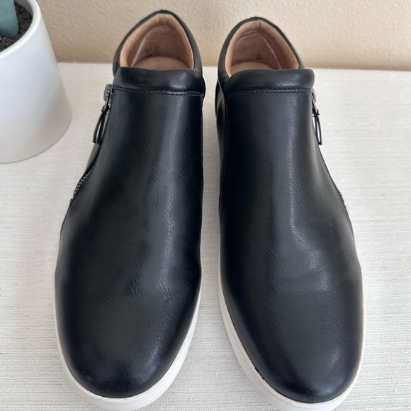 Life Stride Eden Soft System Black Faux Leather Zip Ankle Booties Women’s 10W - Picture 2 of 14